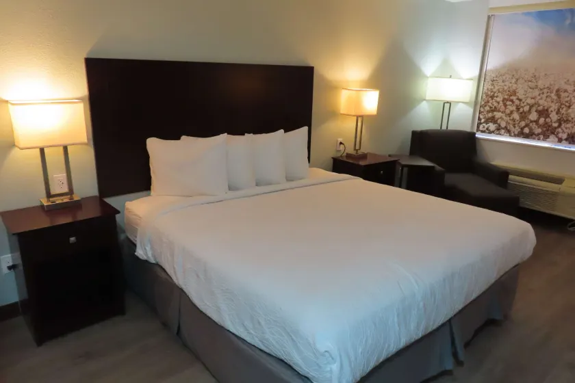 Best Western Childress West Hotel - Image 1