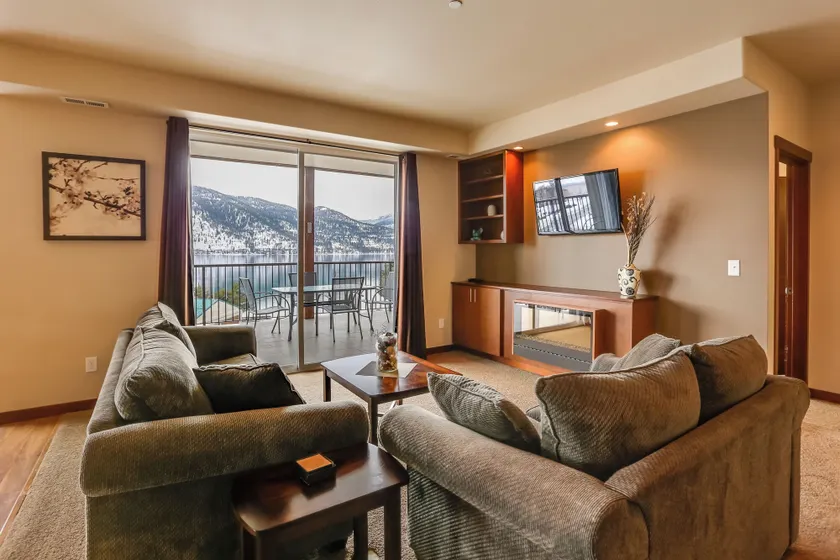 Alluring Manson Lakeside Condo w/ Shared Pool! - Interiør