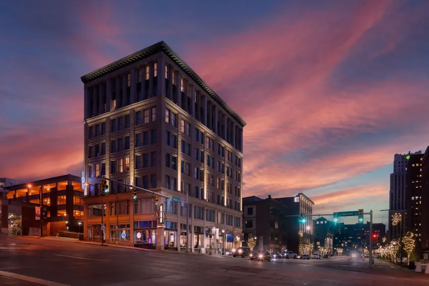 BLU-Tique, Akron, a Tribute Portfolio Hotel - Image 1