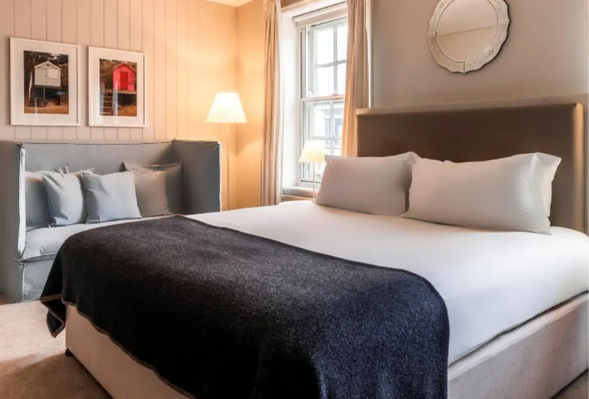 The Crown Hotel - Image 1