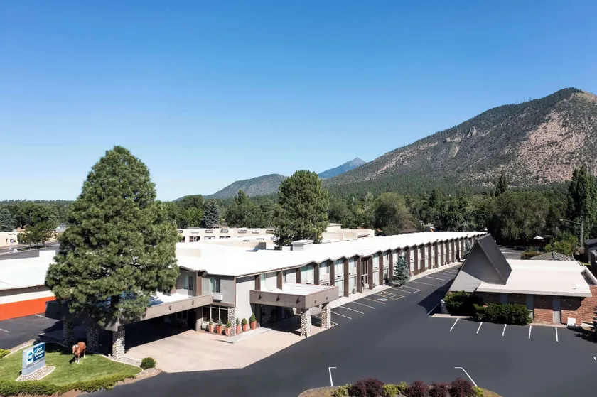 Best Western Pony Soldier Inn & Suites - Image 1