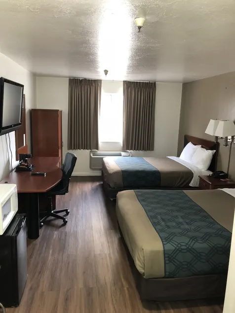 Ameri-Stay Inn & Suites - Image 1