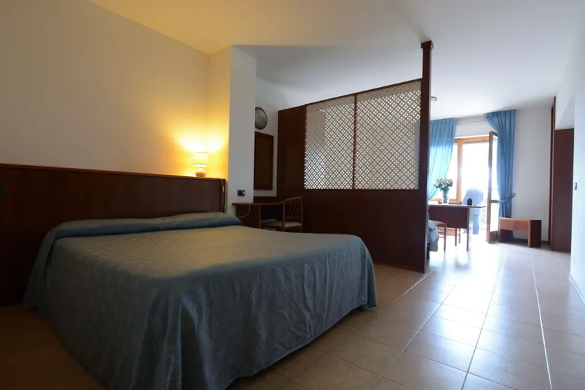 Hotel Ristorante Il Gabbiano - Image 1