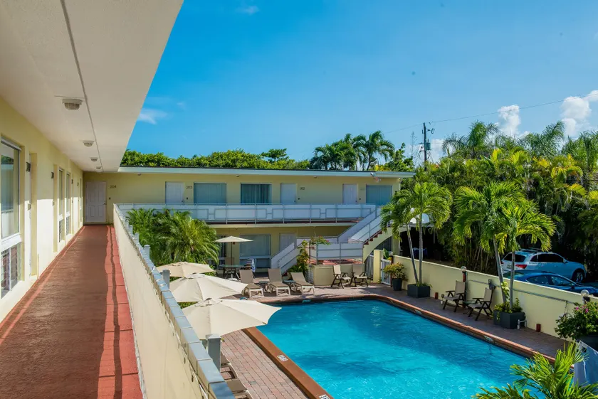 Ocean Lodge - Image 1