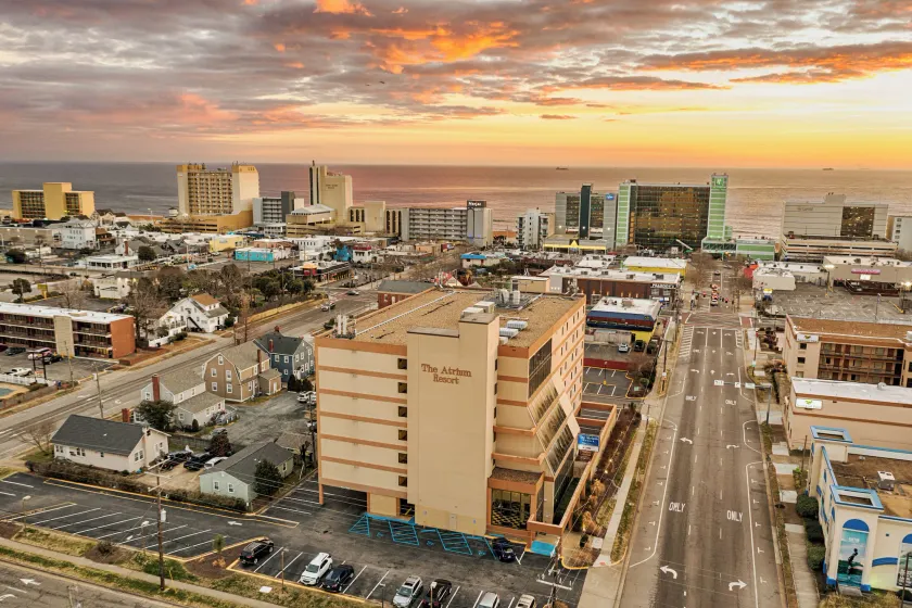 The Atrium Resort, Virginia Beach by Vacatia - Image 1
