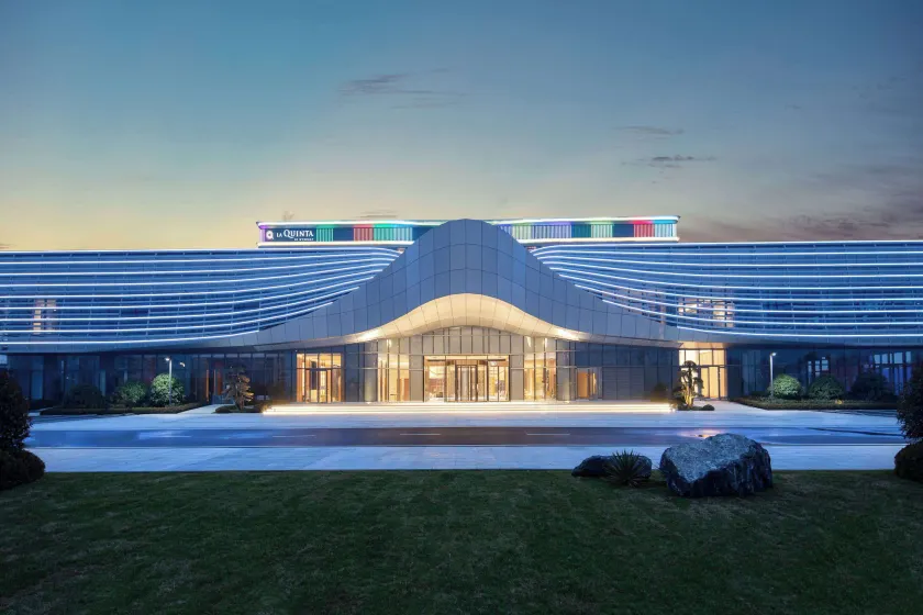 La Quinta by Wyndham Weifang South - Image 1
