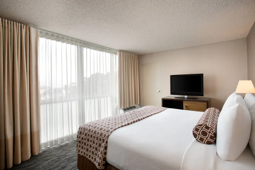 Crowne Plaza San Francisco Airport by IHG - Room