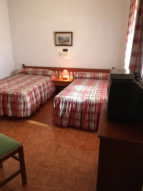 Hostal Los Chopos - Image 1