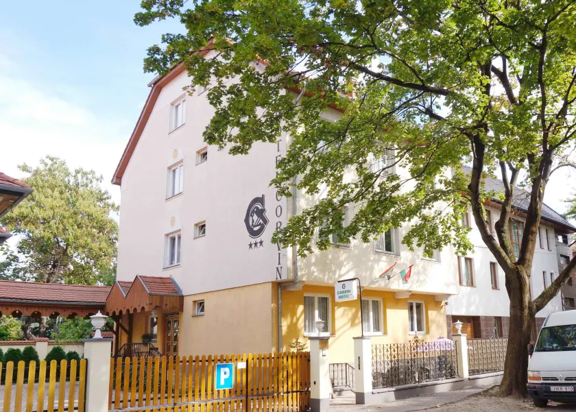 Corvin Hotel - Image 1