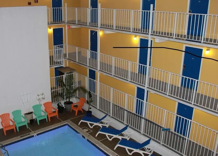 Seaside Inn & Suites - Image 1