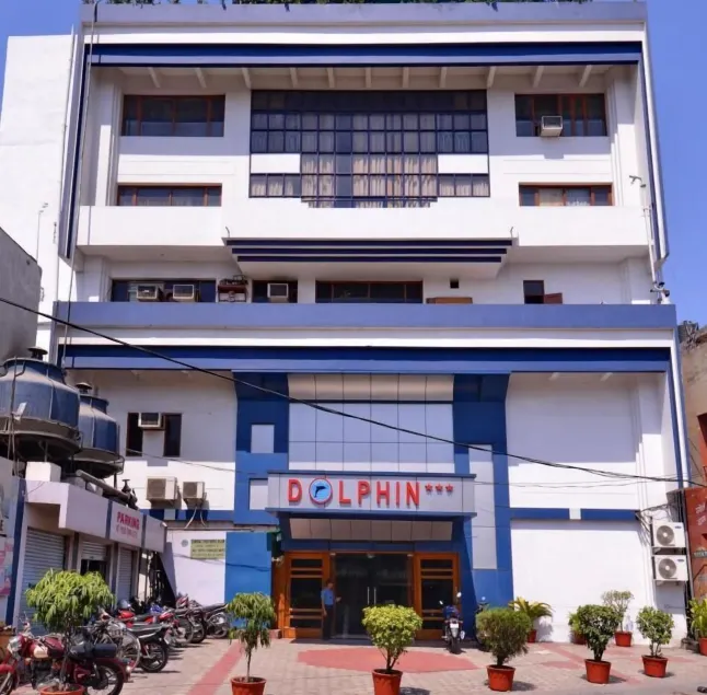 Hotel Dolphin - Image 1