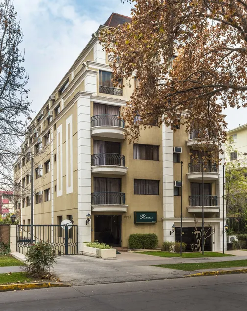 Park Plaza Apartments - Image 1