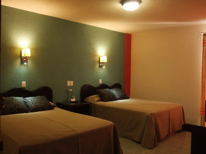 Hotel Aurora - Image 1