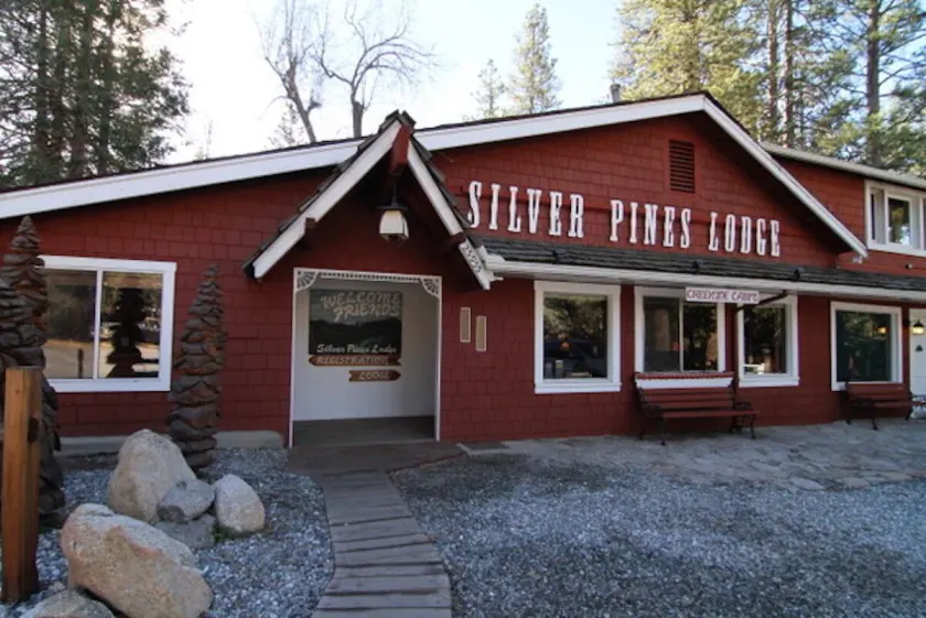 Silver Pines Lodge - Image 1