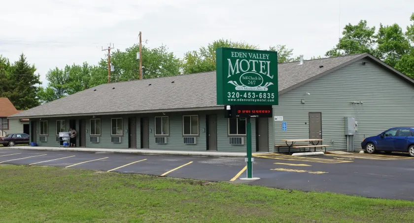 The Trail Inn - Eden Valley, MN - 315 Meeker Ave E - Image 1