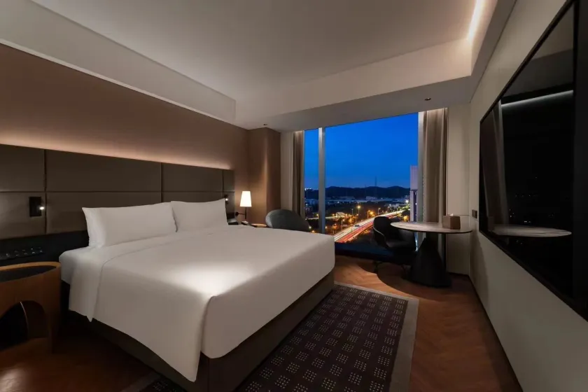 Intercity Hotel Guangzhou South Railway Station - Image 1