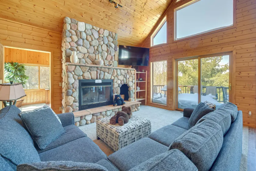 Bright Minong Vacation Rental on Little Sand Lake! - Image 1