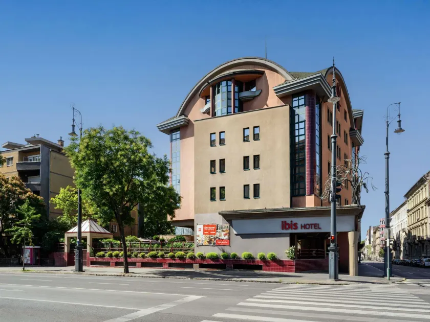 Ibis Budapest Heroes Square - Image 1