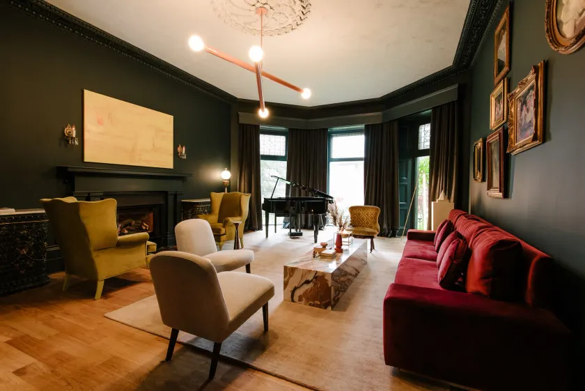 Rosemount Inn - Image 1
