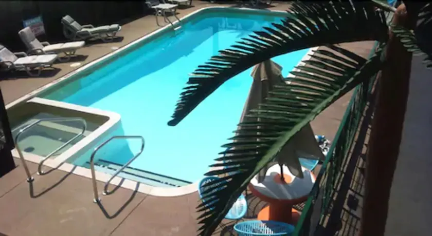 Rainbow Motor Inn - Fallsview - Image 1