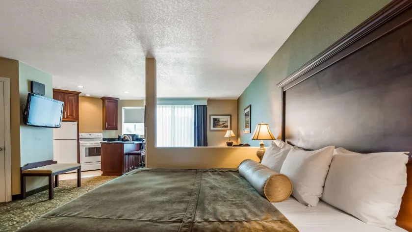 Best Western Salbasgeon Inn & Suites - Image 1
