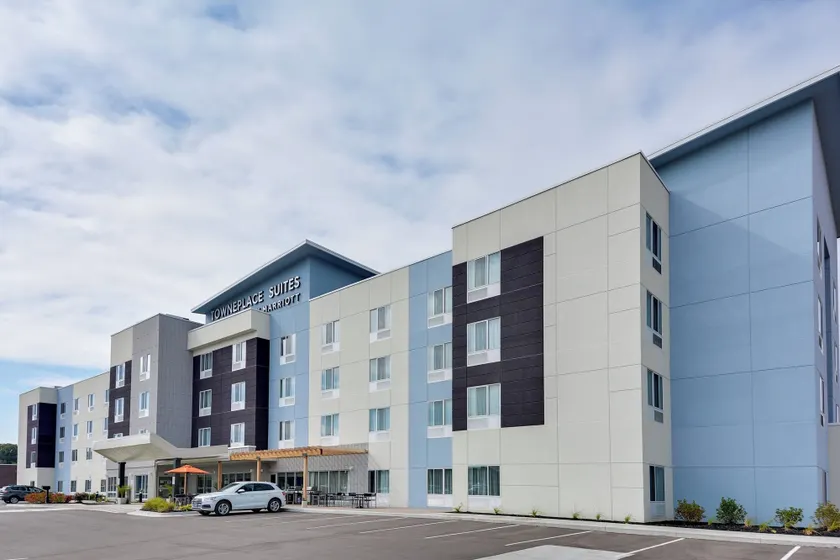 TownePlace Suites by Marriott Detroit Allen Park - Image 1