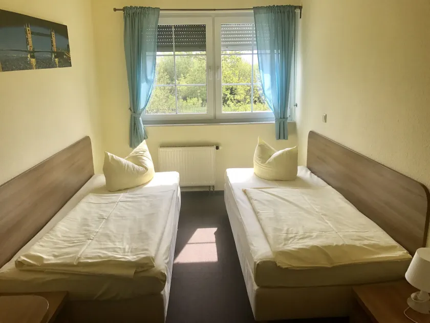 Hotel Gasthof Goldener Hahn - Image 1