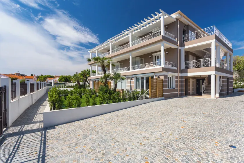 Villa Velvet - Image 1