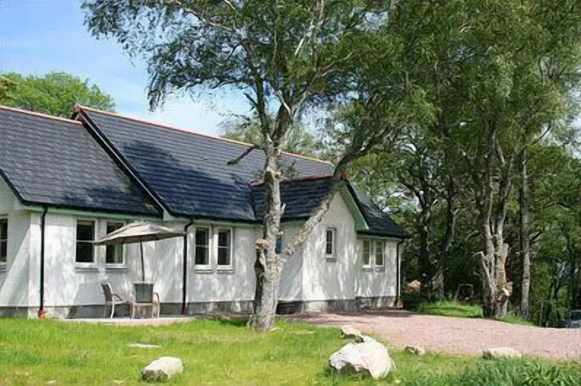 BCC Lochness Cottages - Image 1