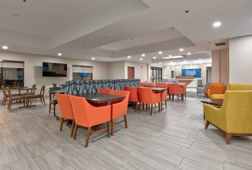 Holiday Inn Express Hotel & Suites Shakopee by IHG - Lobby