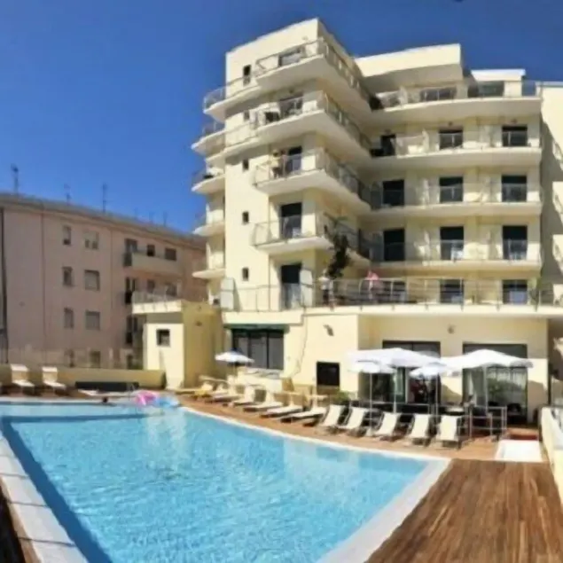 Excelsior Hotel E Appartamenti - Image 1