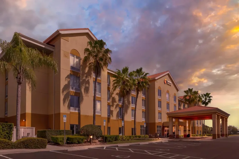 Comfort Inn & Suites Orlando North - Image 1
