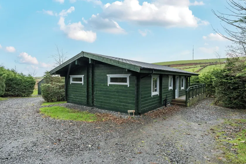 Elm Lodge - Image 1