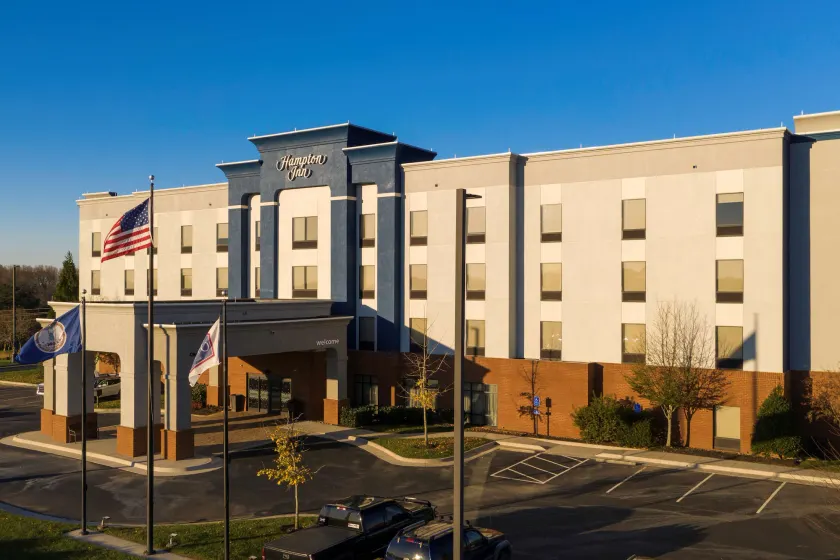 Hampton Inn Gretna - Smith Mountain Lake - Image 1