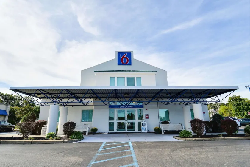 Motel 6-Tewksbury, MA - Boston - Image 1