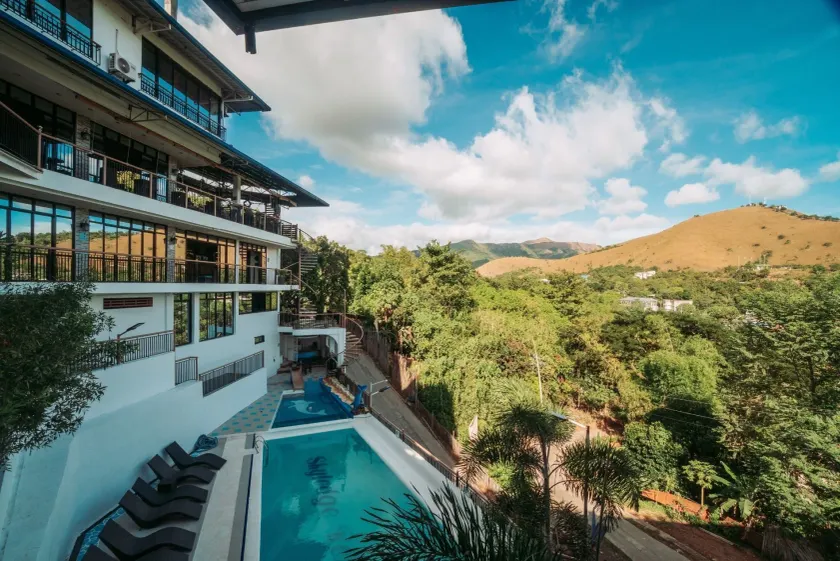 Skylodge Resort - Image 1