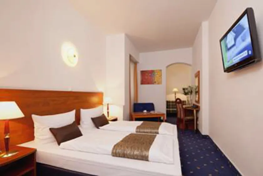 Hotel Atrium Charlottenburg - Image 1