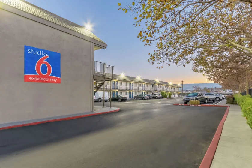Motel 6 Hayward, CA- Silicon Valley Gateway - Image 1