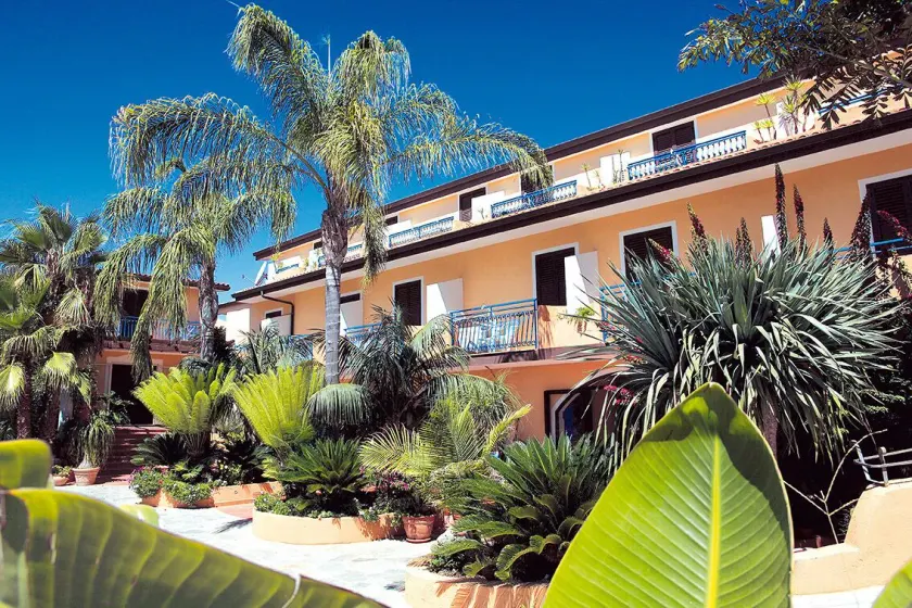 Residence Esmeraldo - Image 1