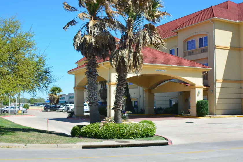 Baymont by Wyndham Brenham - Image 1