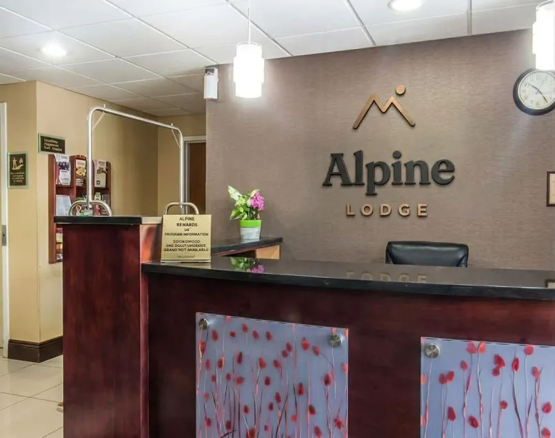 Alpine Lodge - Image 1