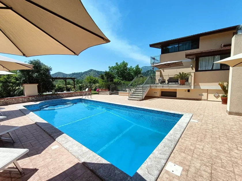 Villa Gloria - Image 1