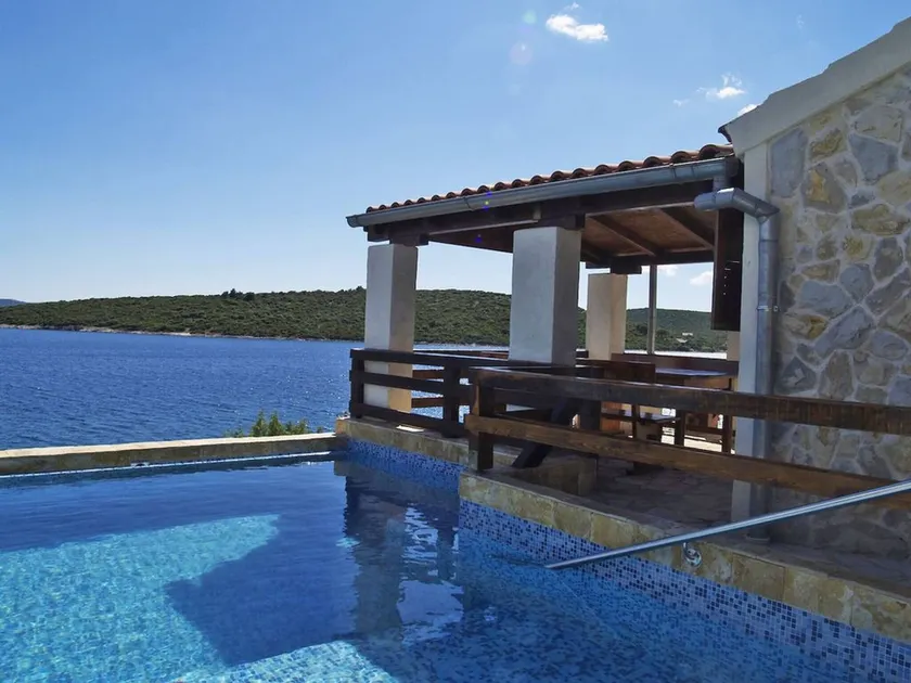 Robinson House "blue Stone" With Swimming Pool - Image 1