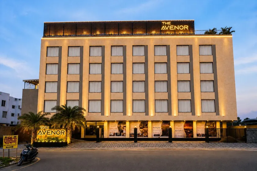 Avenor Hotel - Image 1