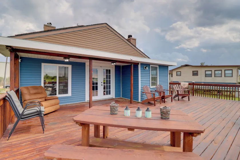 Oceanfront Milford Home w/ View & Boat Access - Interiør
