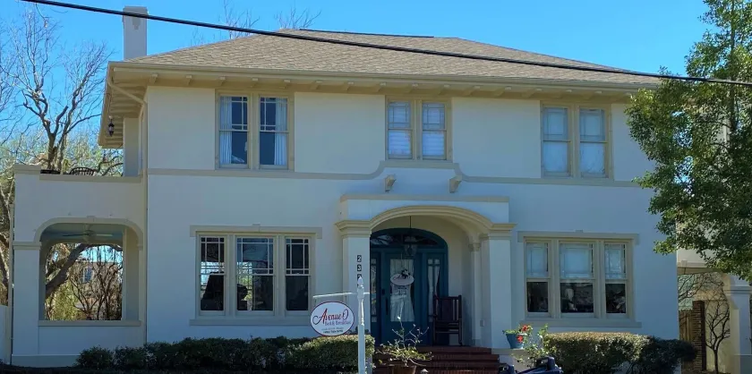 Avenue O Bed and Breakfast - Image 1