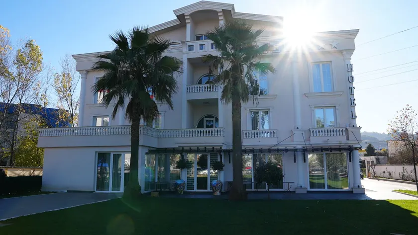 Hotel Eiffel - Image 1