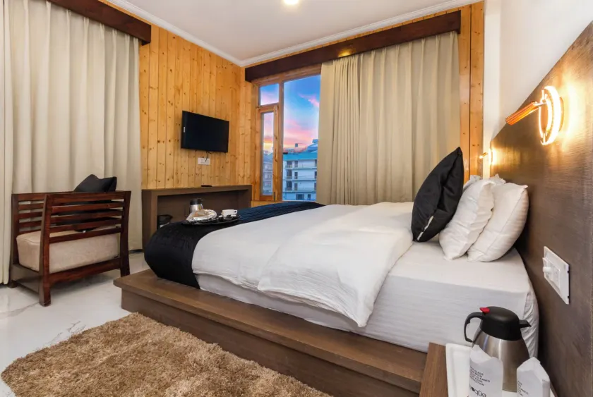 Evoque Hotel - River View Near Mall Road - Chambre