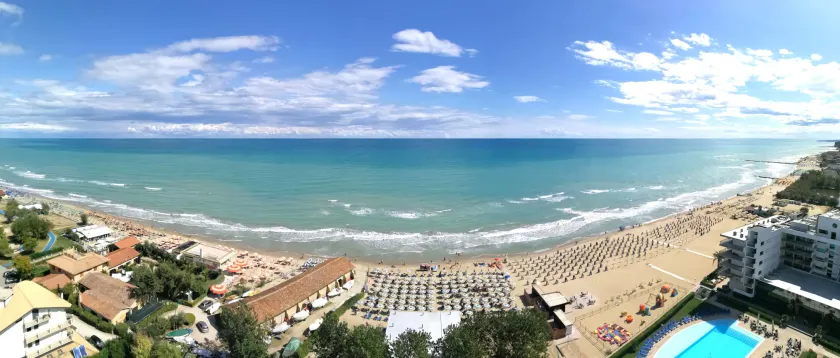 Hermitage Hotel - Image 1