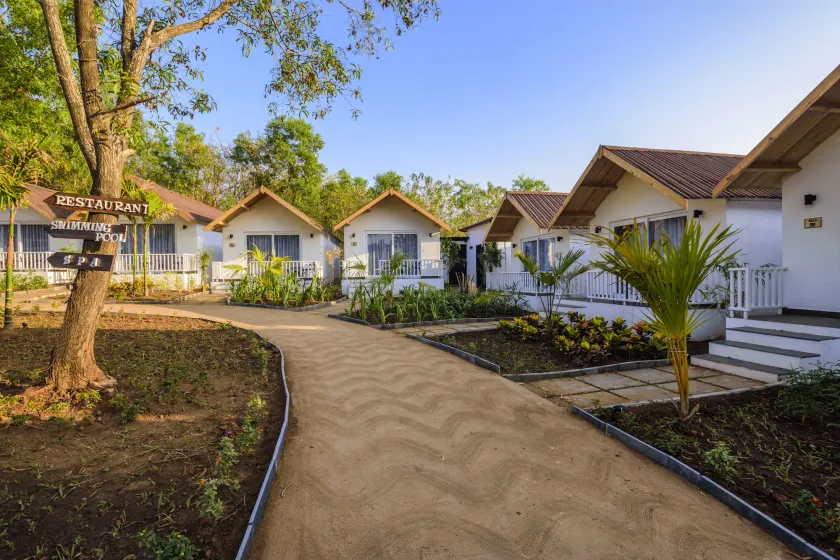 White Wood Resort By Stone Wood Hotels - Image 1
